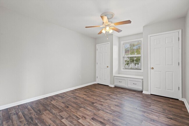 Building Photo - SUMMERVILLE CONDO