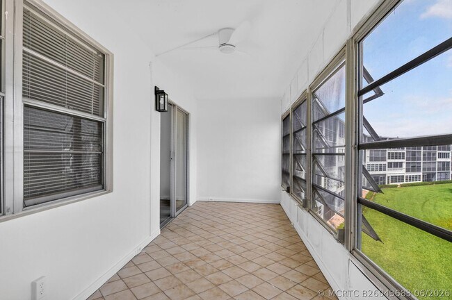Building Photo - 3045 Cornwall C
