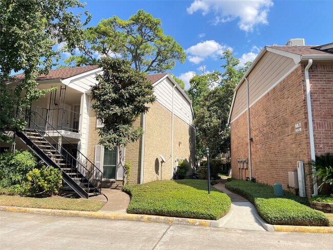 Building Photo - 2800 Jeanetta St