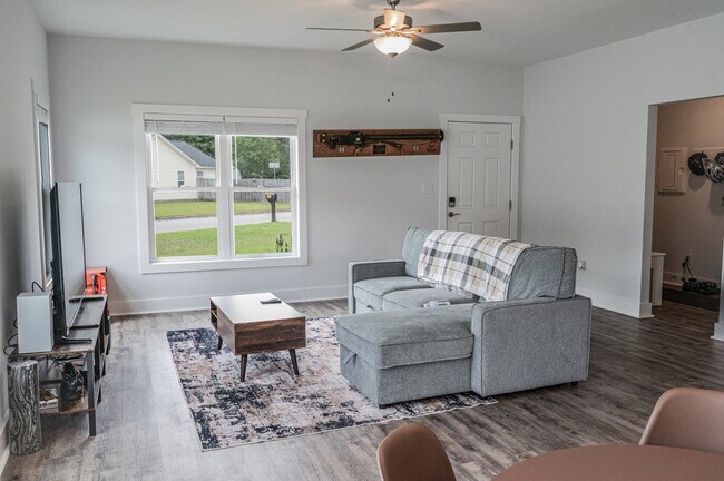 Building Photo - 103 Crooked Run Dr