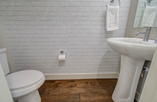 Building Photo - 509 Gregg St