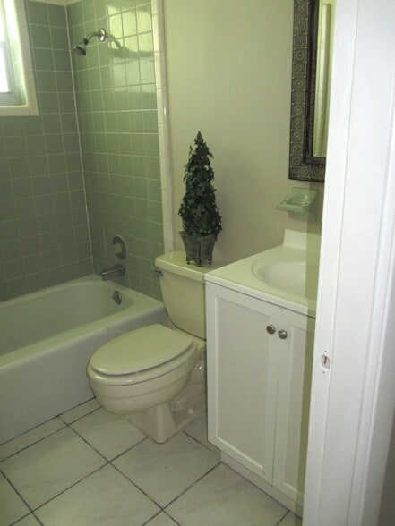 Building Photo - 408 Morgan Cir S