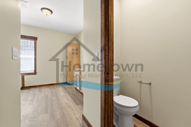Building Photo - 4 Bedroom 2 Bathroom Home with Attached 2-Car Garage Available in Blanchard!