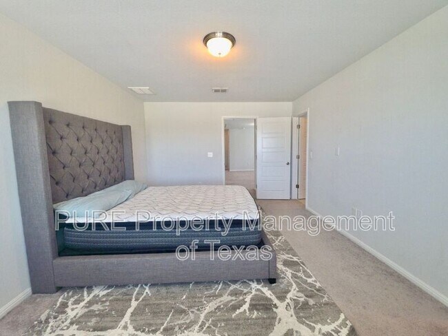 Building Photo - 10400 Alemoor Dr