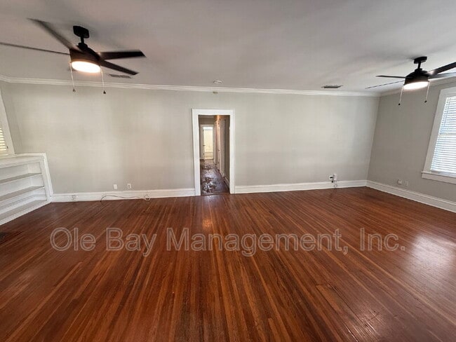 Building Photo - 110 Demouy Ave