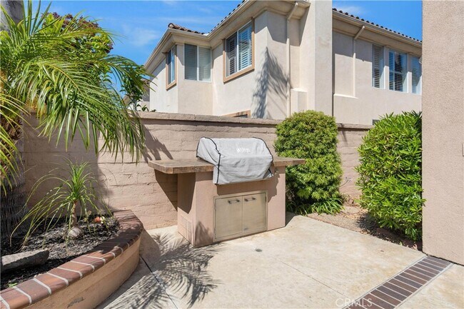 Building Photo - 18731 Stratton Ln