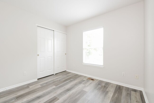 Building Photo - Newly update 4 bed/2.5 Bath in Parker