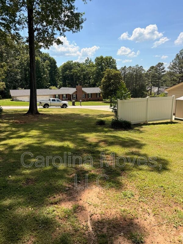 Building Photo - 102 Wood Haven Ct.