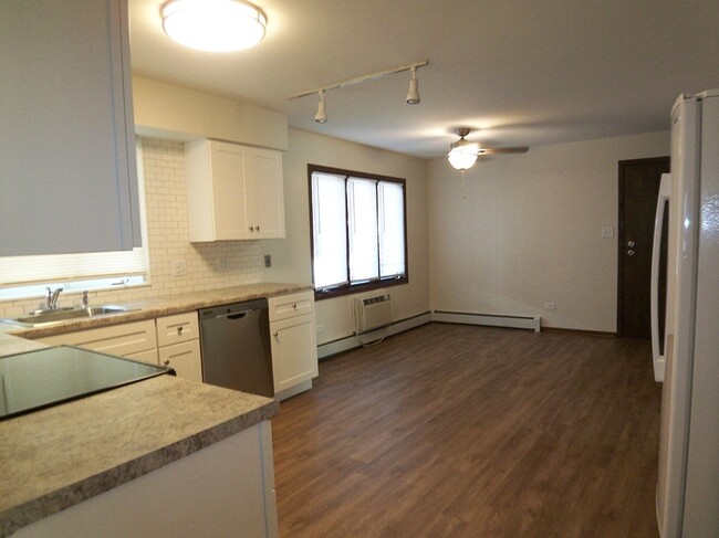 Building Photo - 4381 Woodland Ave
