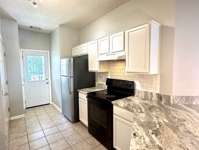Building Photo - 1217 Brady Hollow Ln