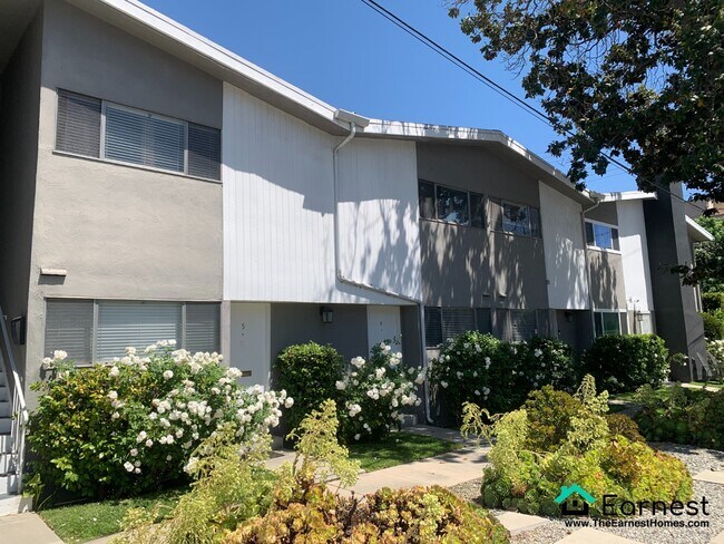 Building Photo - 2 + 2.5 Spacious Studio City Unit Minutes ...