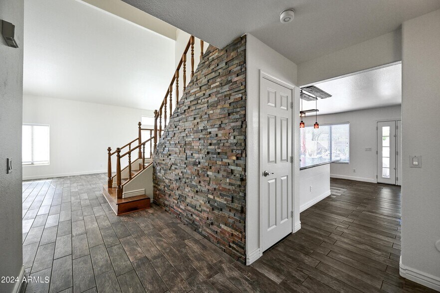Building Photo - 1836 E Aspen Way