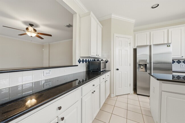 Building Photo - 4208 Greystone Way