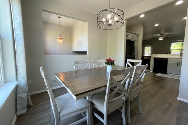 Building Photo - MOVE IN SPECIAL: 50% OFF FIRST MONTHS RENT...