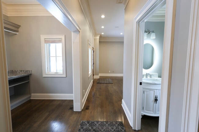 Building Photo - 9020 Whisperinghill Dr