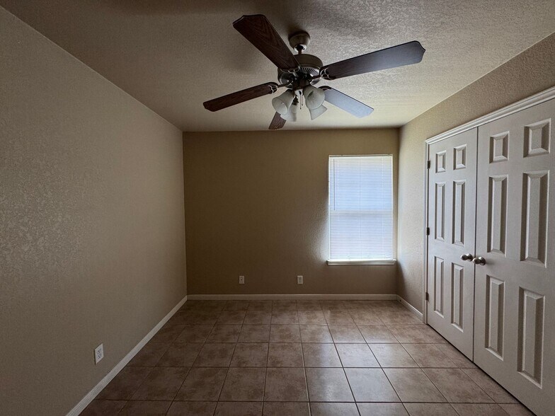 Building Photo - 1201 Powder River Dr