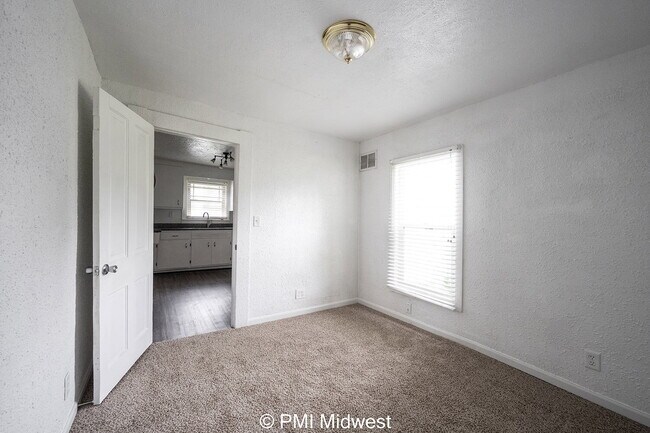 Building Photo - "Charming 3-Bedroom Home in Anderson's Hea...