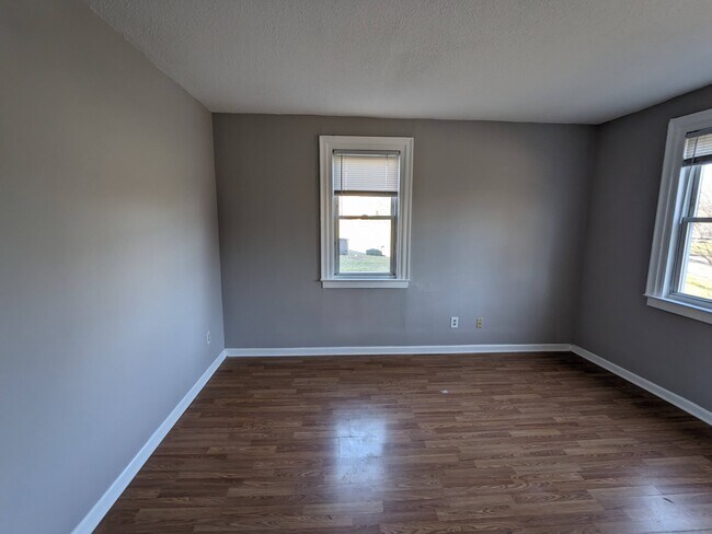 Building Photo - 386 Platt Ave