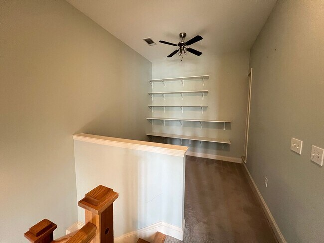Building Photo - 1 Bedroom 1.5 Bath Condo on Daniel Island ...