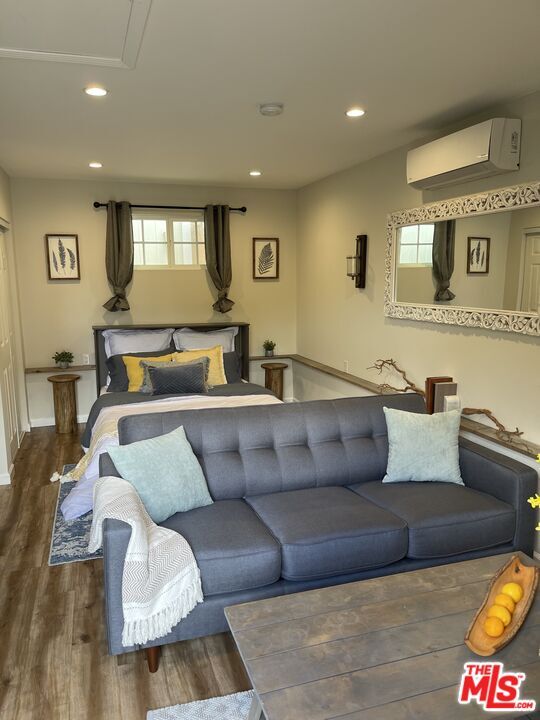 Building Photo - 4411 Radford Ave