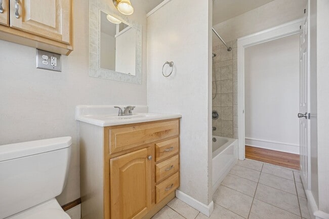 Building Photo - Charming 3-Bed Twin Home in the Heart of C...
