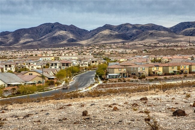 Building Photo - 2698 Frabiele St