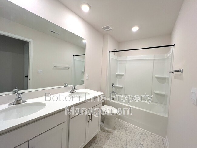 Building Photo - 1603 Blue Velvet Ln