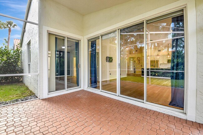 Building Photo - 3947 Redondo Way