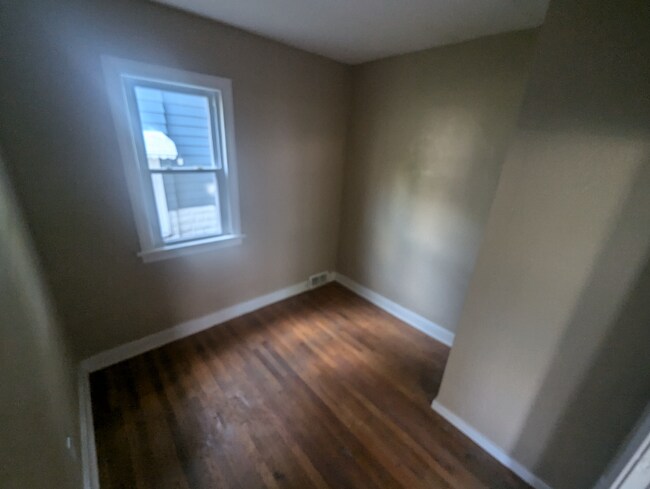 Building Photo - 410 W 23rd St