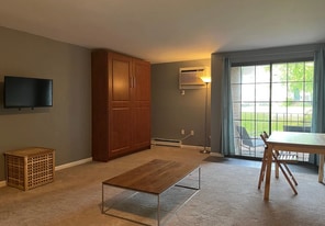 Building Photo - 42 N Main St