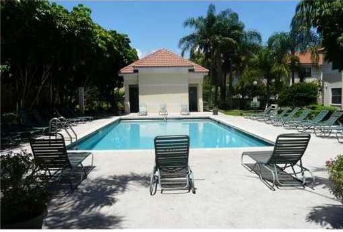 Front view of 1st of two pools. The actual on-site view is MUCH better. - 550 S Park Rd