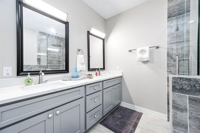 Building Photo - 4019 Mitote Dr