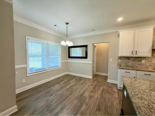 Building Photo - 121 Alexander Lakes Dr