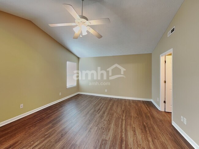 Building Photo - 1196 River Ridge Dr