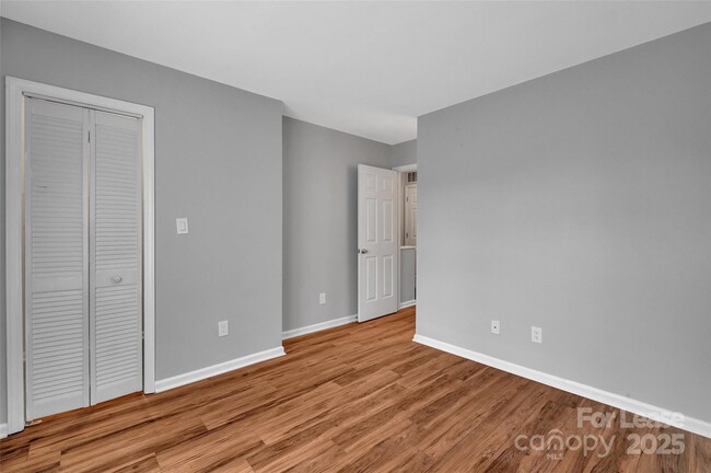 Building Photo - 3142 Driftwood Dr