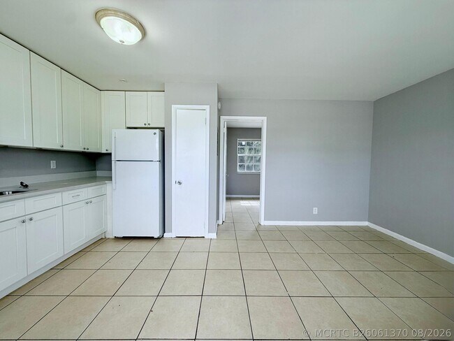 Building Photo - 4308 Greenwood Ave