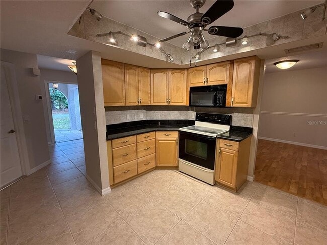 Building Photo - 20979 Lawson Ave