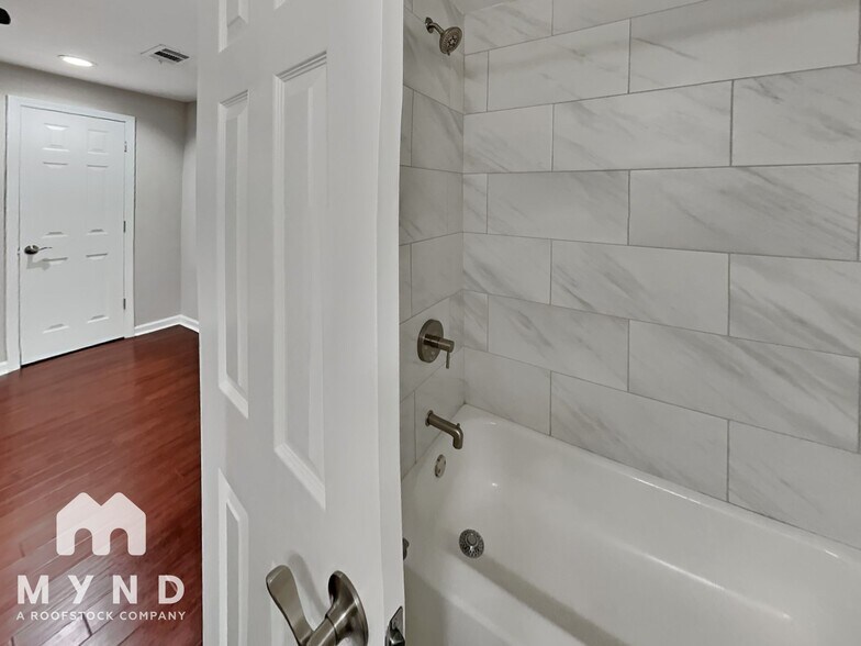 Building Photo - 963 Sims Ave NW