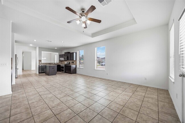 Building Photo - 5803 Camelia Evergreen Ln