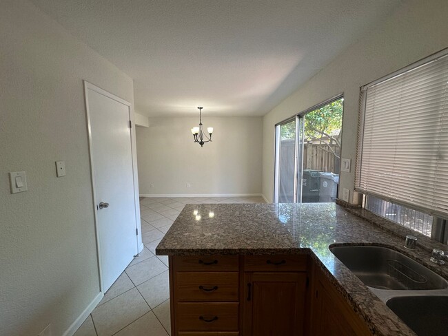 Building Photo - Updated 3 Bedroom 2 Bathroom Townhome with...