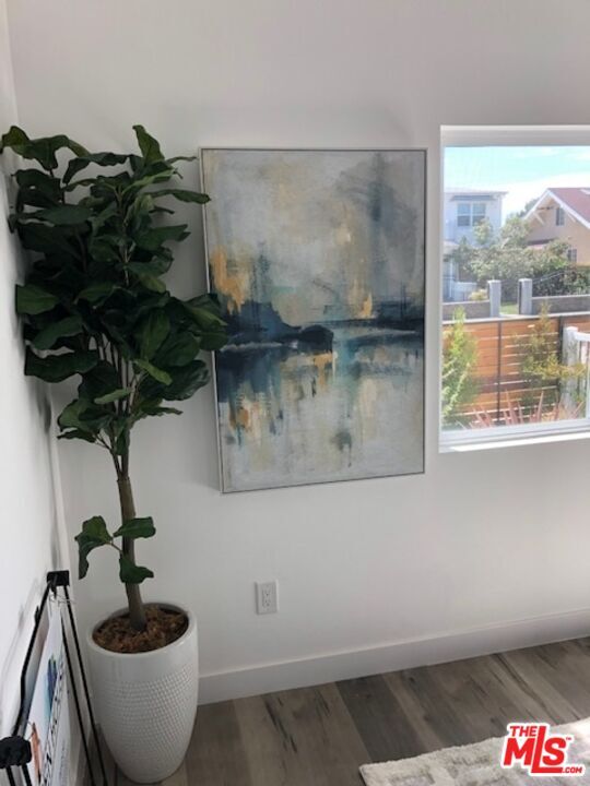 Building Photo - 3946 S Budlong Ave