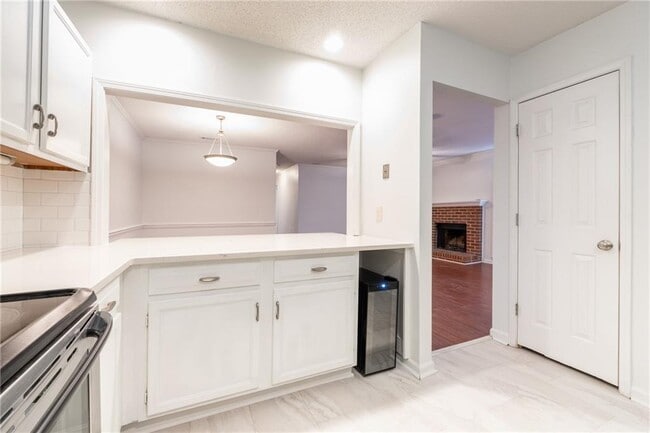 Building Photo - 311 Hollyfax Cir NE