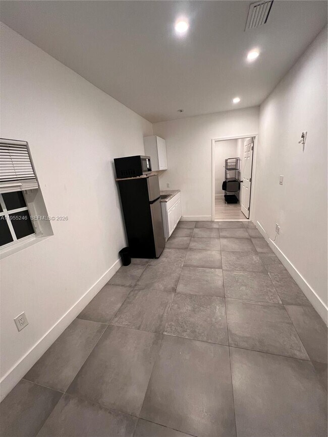 Building Photo - 1610 NW 53rd St