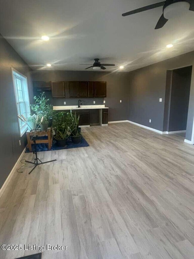 Building Photo - 114 Belden Trl