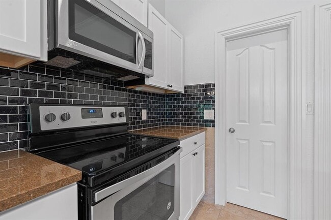 Building Photo - 404 Mesa Dr