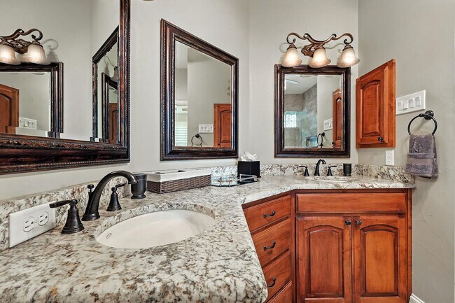 Building Photo - 2303 Chapelwood Dr