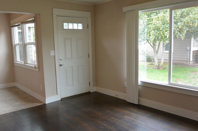 Building Photo - 3600.3602e.Evergreen