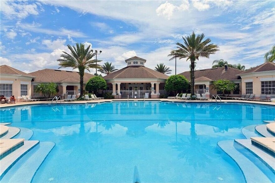Building Photo - 8160 Fan Palm Way