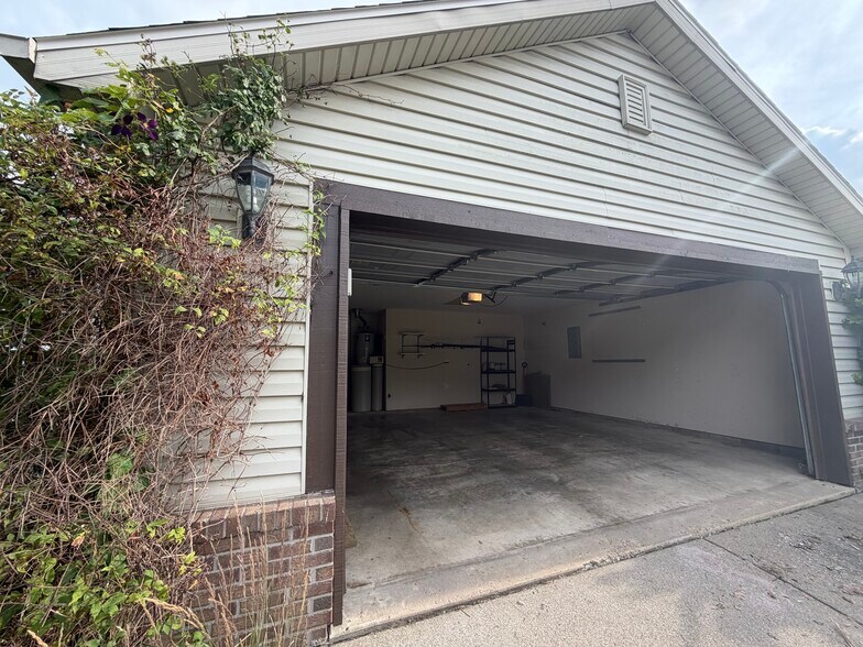 Building Photo - 1949 Halyard Ct