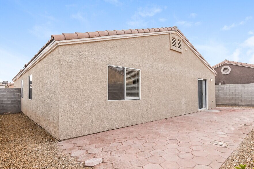 Building Photo - 5269 Mineral Lake Dr